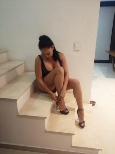 Escort Laura...